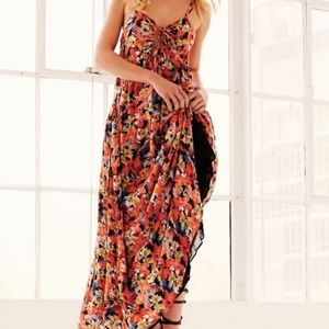 Floral free people maxi dress. HAS POCKETS